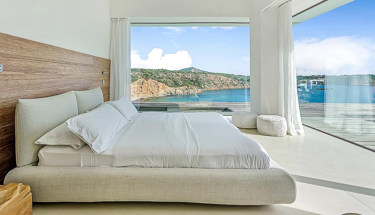 Luxury villas to rent in Ibiza