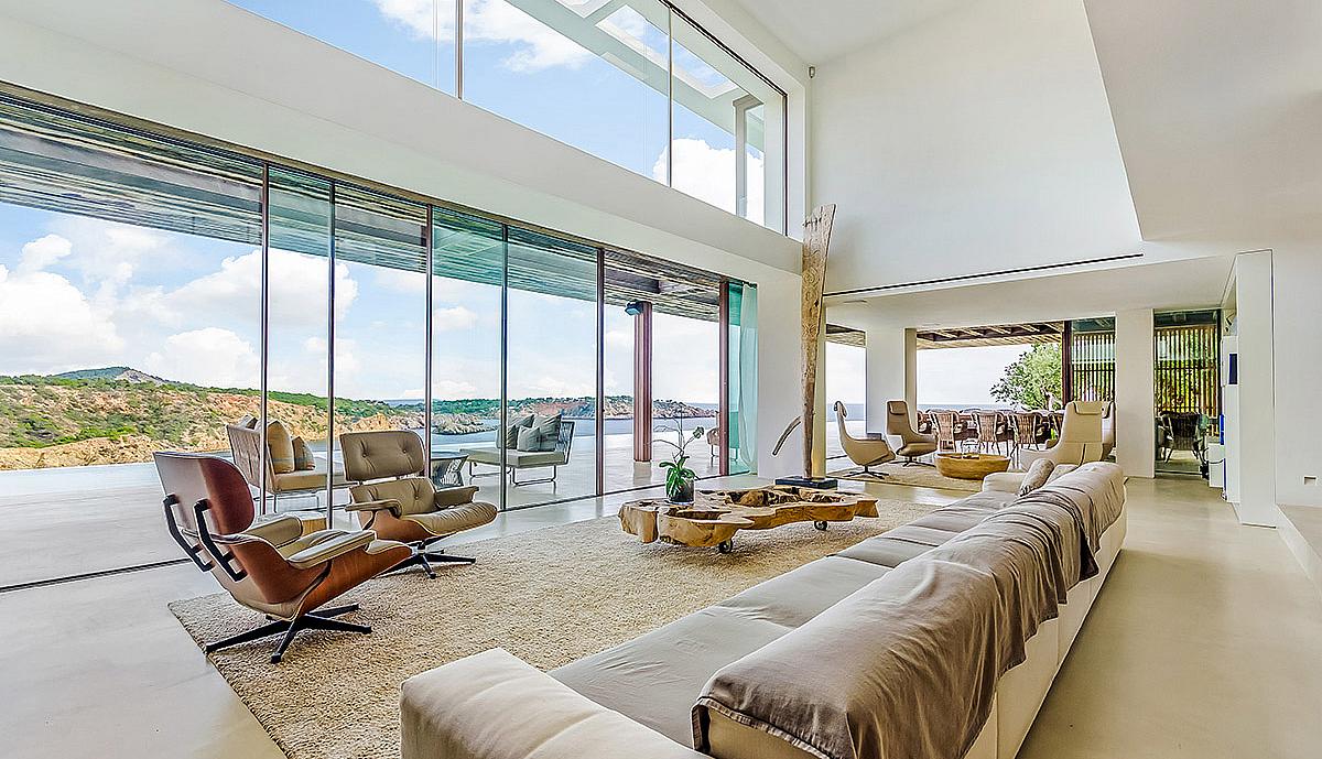 Luxury villas to rent in Ibiza