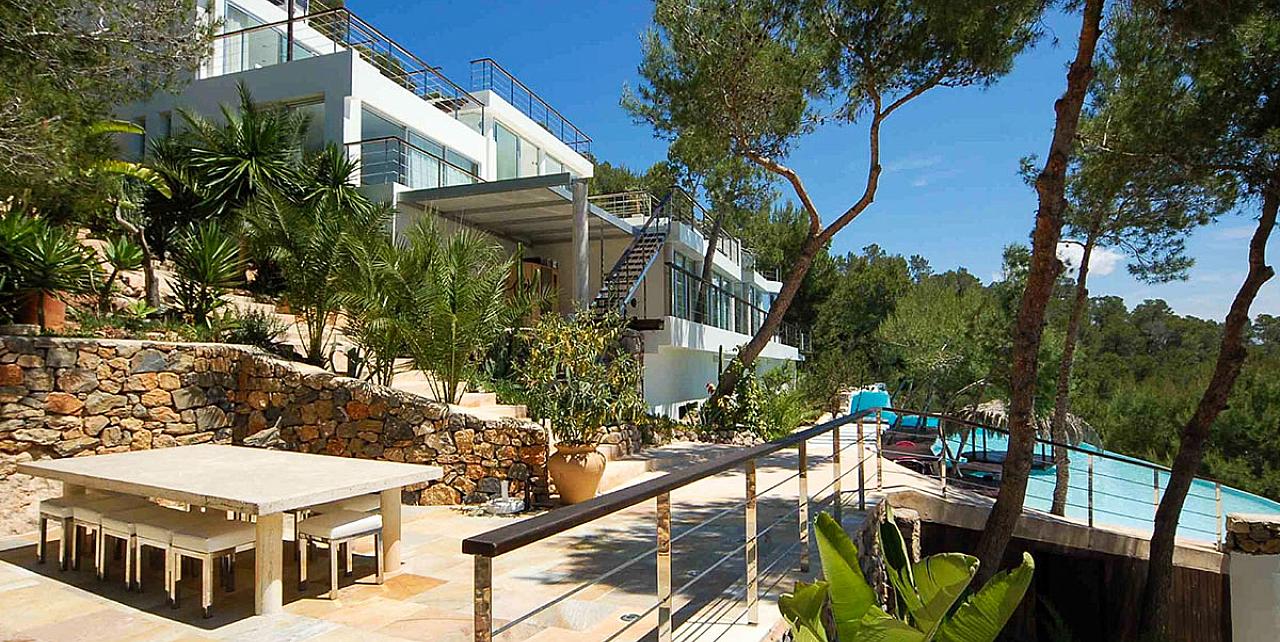 Luxury villas to rent in Ibiza